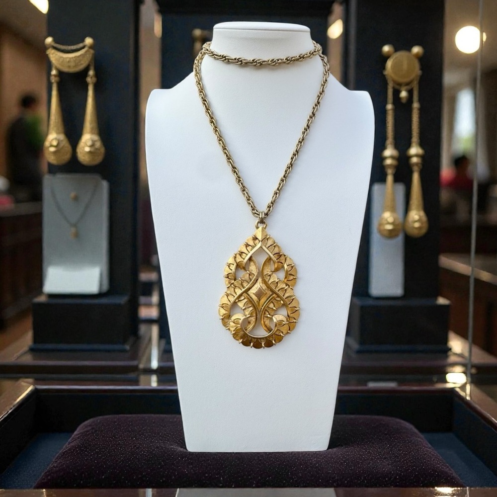 CROWN TRIFARI "Portofino" 1960s Gold-Tone RUNWAY Pendant Necklace, Vintage